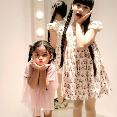 Instagram post by @debimaretaa for Babyshop. Caption reads: [...] dari newborn sampe usia 8 tahun di....