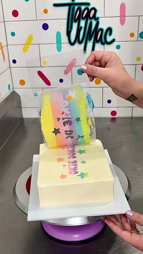 Instagram post by @tigga_mac for Cricut ANZ. Caption reads: [...] #cakedecorating #cakehack #makewithcricutanz.