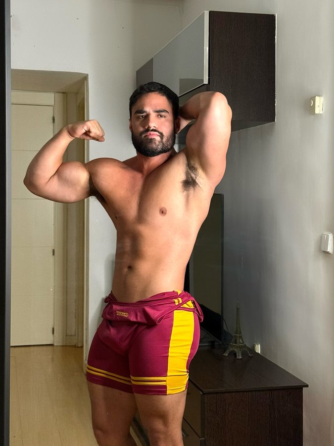 Instagram post by @juan_hernandez_pacheco for Coyote Jocks. Caption reads: 1,2 or 3? Which one do you like the most ?....