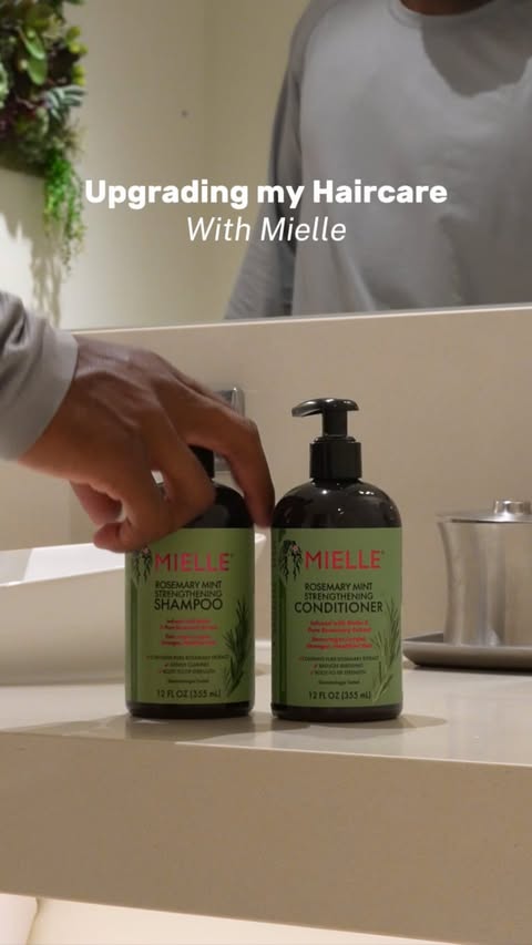 Instagram post by @qharris18 for Mielle Organics. Caption reads: [...] me. #MiellePartner I brought the....