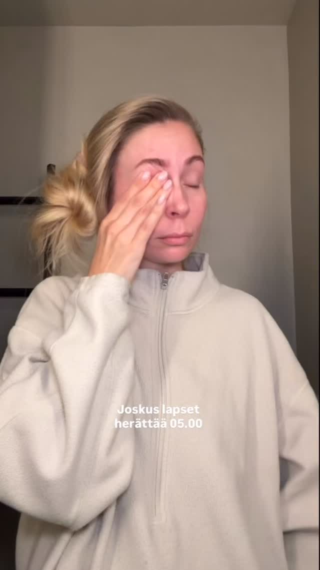 Instagram post by @kiralindbohm for Sensodyne. Caption reads: Mainos @sensodyne_fi | Arki heittää kaikenlaisia....