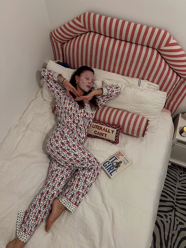 Instagram post by @fashfuncult for Roller Rabbit. Caption reads: [...] … & monkeys !!! 🐒🎄🐒🎄 — with....