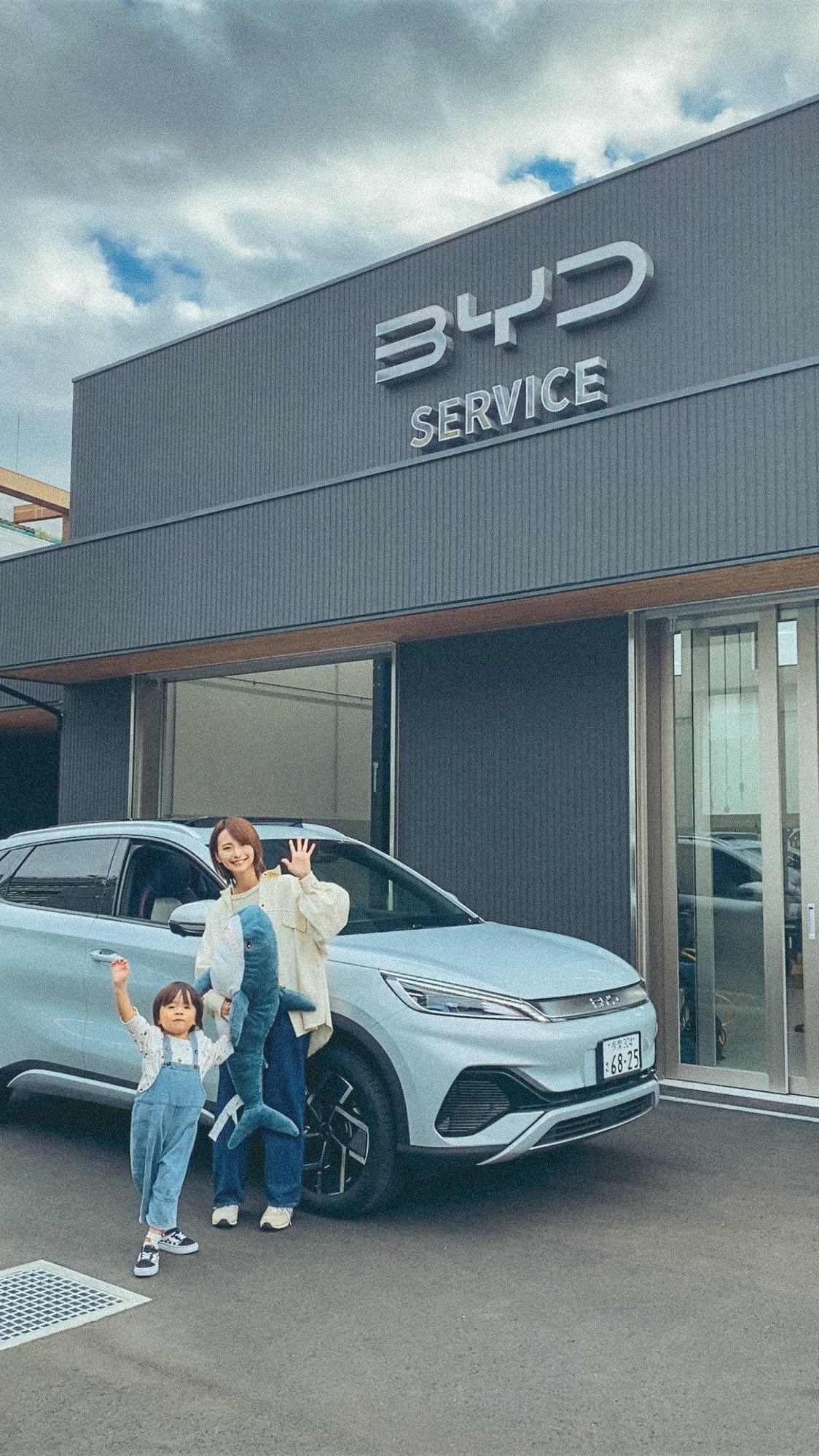 Instagram post by @mi_12_11 for Us Focus Corporation. Caption reads: 🚙
　
2023年に日本にやってきたEV車
BYDの試乗体験をしてきた話✍️
(ついでのIKEAド....