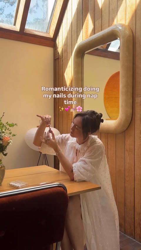 Instagram post by @malloryonthemoon for Dazzle Dry. Caption reads: [...] I used color Sleeping Beauty 🌸💅🏼....