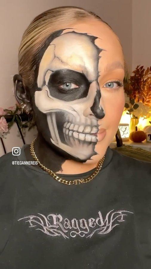 Instagram post by @tiegannereis for Snazaroo. Caption reads: [...] (*=ad/gifted):
#mooncreations....