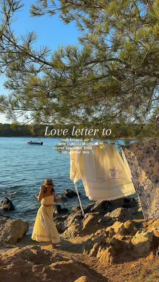 Instagram post by @saadetaydinnnn for Simple Retro. Caption reads: Listeye eklemek istediğiniz neler var 🤍 
.
.
Just....