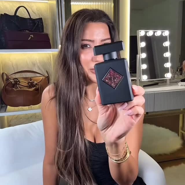 Instagram post by @goozdeyle for Beymen. Caption reads: Çekici, sofistike ve gizemli : Initio Absolute....