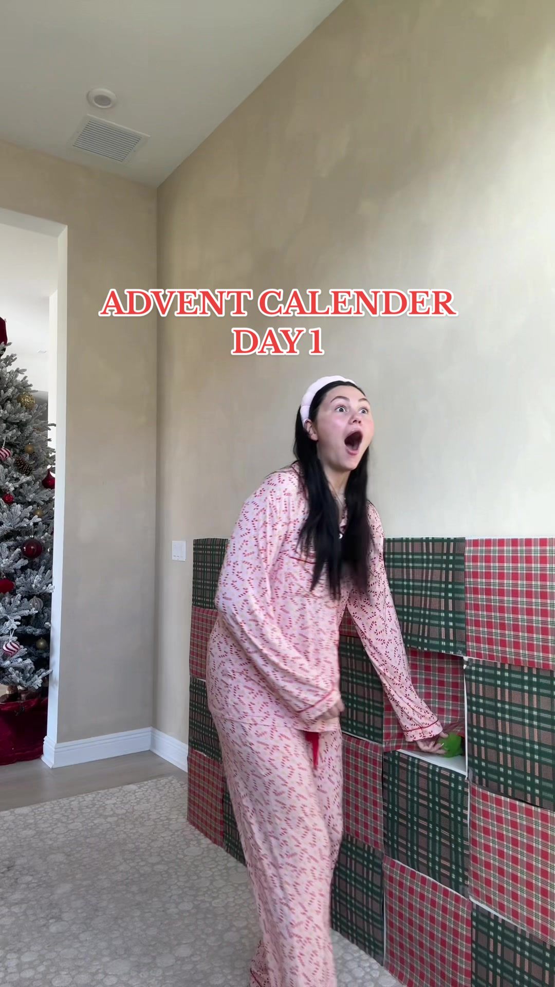 TikTok post by @montanakaoud for Build-A-Bear. Caption reads: [...] #adventcalender #giftopening @Build-A-Bear....