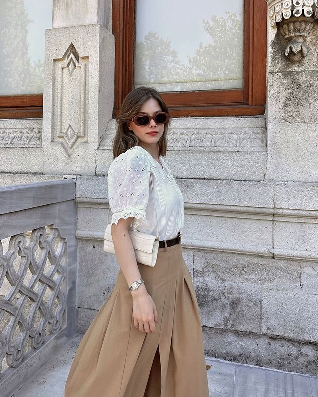 Instagram post by @ecemtturann for adL. Caption reads: 🤍

#reklam.