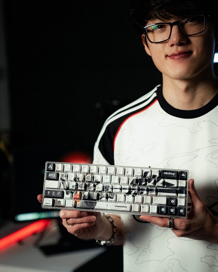 Instagram post by @iitztimmy for Higround. Caption reads: [...] competing at the highest level with Higround....