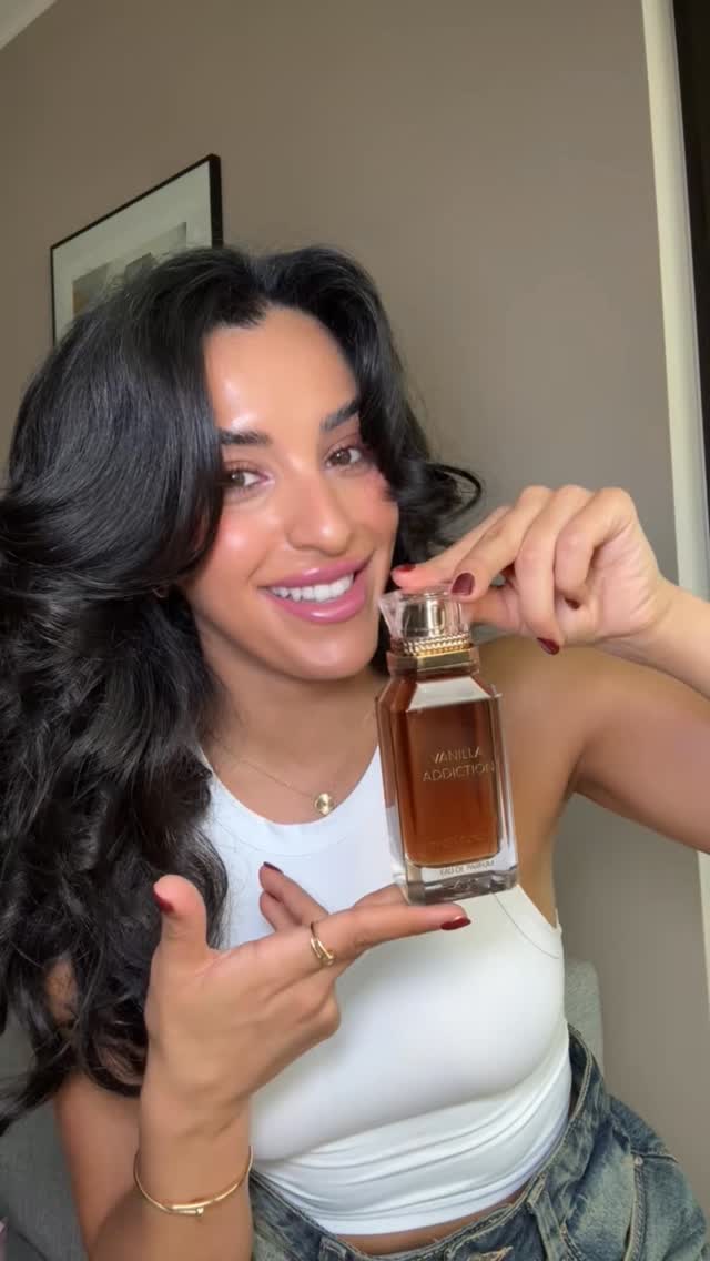 Instagram post by @grizly_in_warsaw for Super-Pharm. Caption reads: Musisz je poznać! ✨ Słodkie, zmysłowe i te....