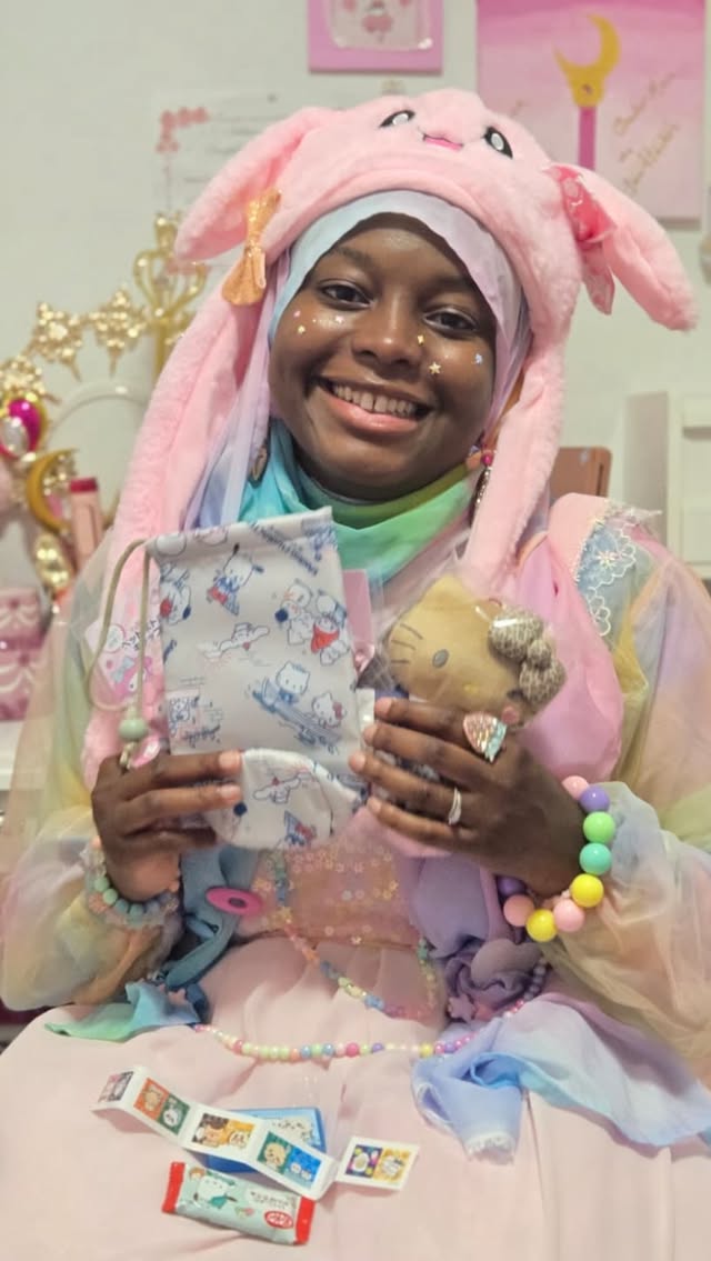 Instagram post by @malikakeepsmiling for Kawaii Box. Caption reads: [...] made me feel even cuter was Kawaiibox!! A....