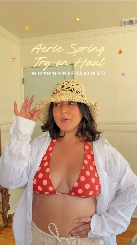 Instagram post by @jesskidding_ for American Eagle. Caption reads: these @aerie new arrivals have me craving a beach....