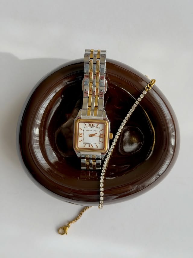 Instagram post by @blushandbloomskin for Abbott Lyon. Caption reads: Timeless….🤎🕰️✨ @abbottlyon #MyALStory....