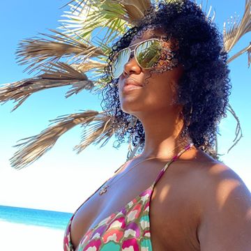 Instagram post by @anitanderu for Diageo. Caption reads: Refreshing start to the month🌴
Fresh outta 🌴 to....