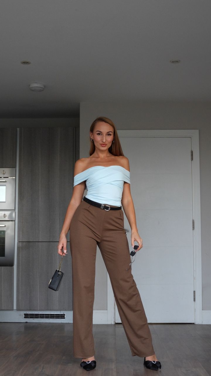 Instagram post by @jasminexhigh for OGL Move. Caption reads: [...] Bio linktree 

#oglmove #inmyogl 

Discount....