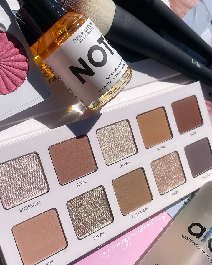 Instagram post by @maggiiiesmakeup for Wander Beauty. Caption reads: @ipsy x @boxycharm Always coming in with the....