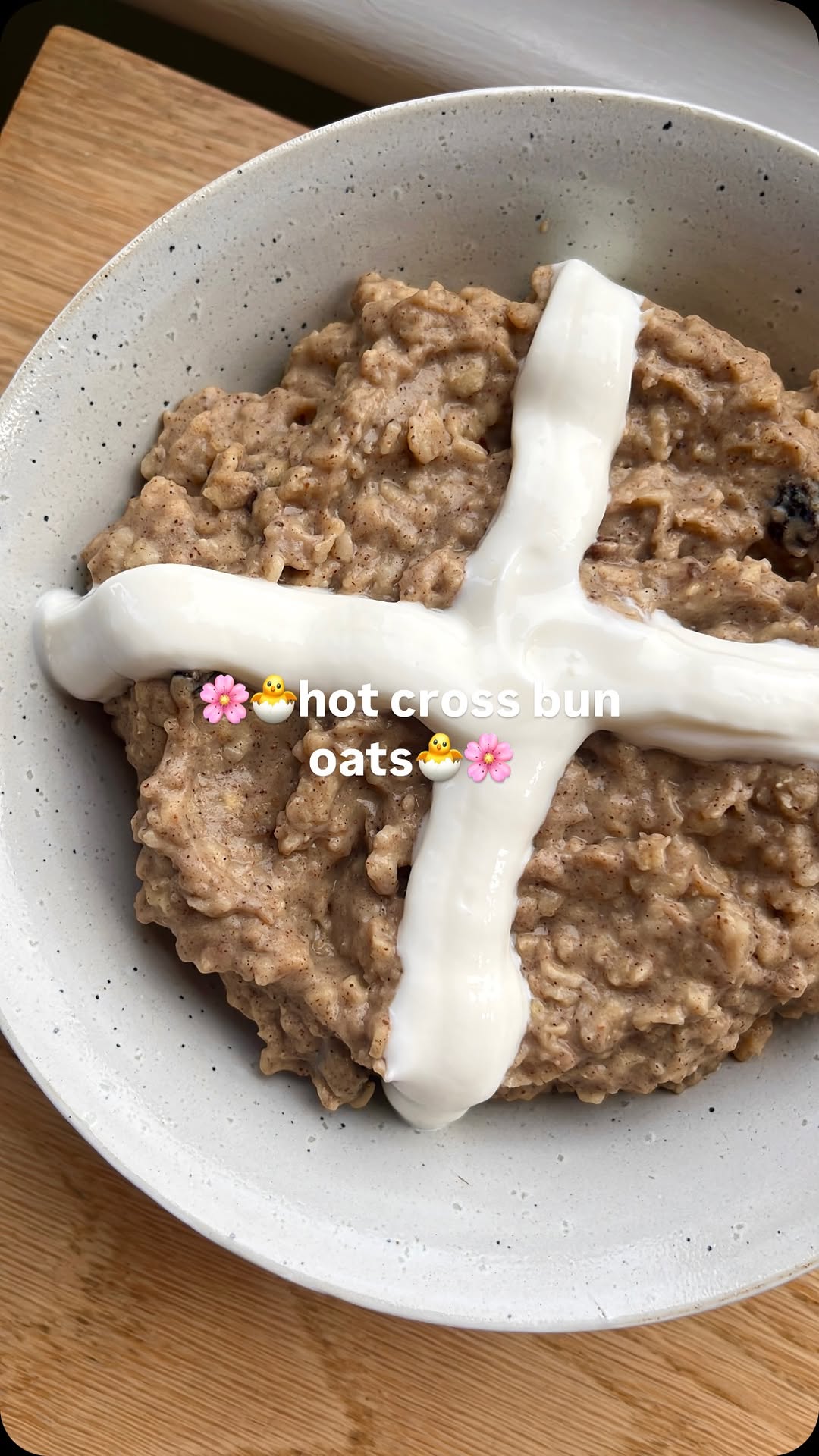 Instagram post by @cescasversion for Veloforte. Caption reads: hot cross bun oats🐣

60g oats
1/2 cup soy....