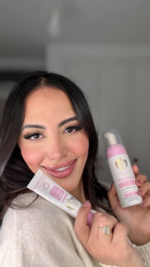 Instagram post by @saricooloficiaal for Musc Intime. Caption reads: Publi: Soft, glowing & in my feminine era 💗
Musk....