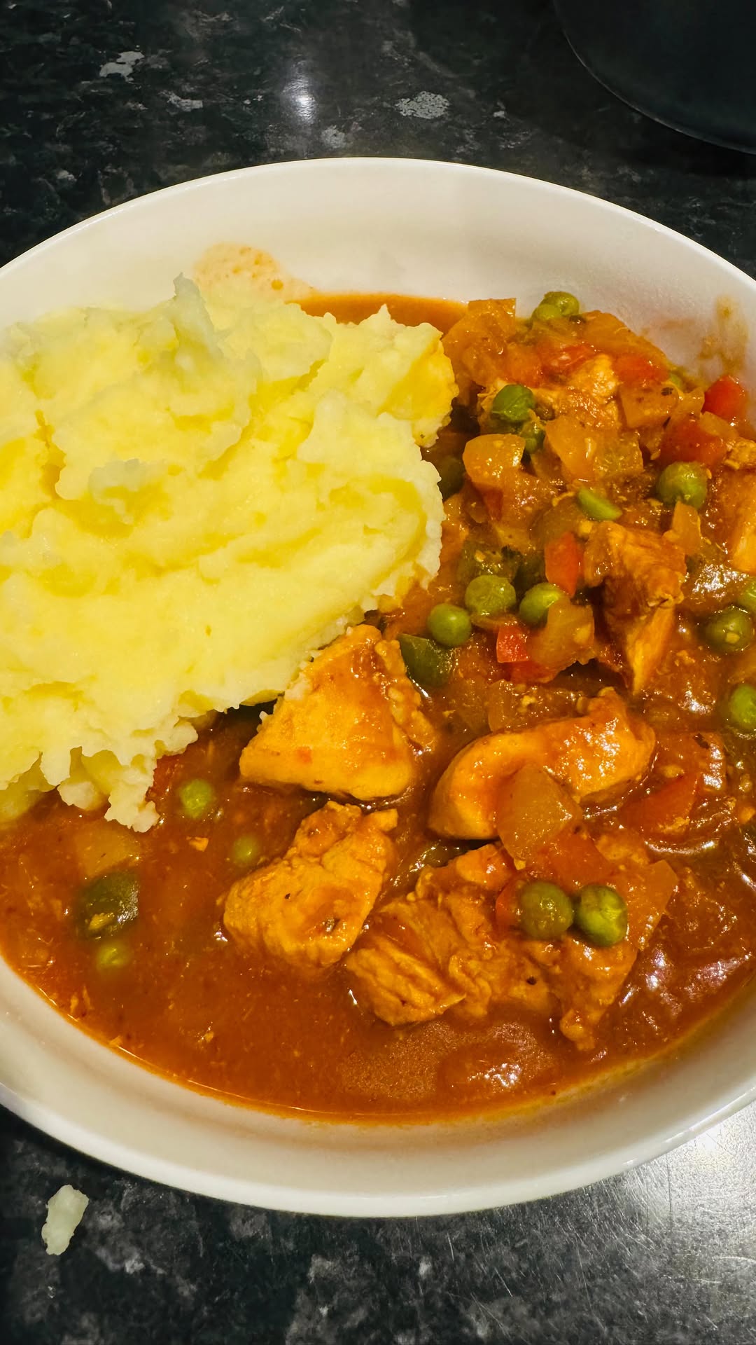 Instagram post by @beckijonesxx for Slimming World. Caption reads: Diet Coke chicken 😍 I followed @slimmingworld....