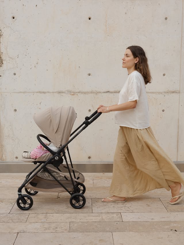 Instagram post by @annalauraamenta for CYBEX. Caption reads: [...] ideal stroller for us 🤍 The @cybex_global....