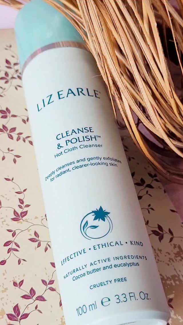 Instagram post by an influencer for Liz Earle Beauty Co.. Caption reads: [...] #CleansingCollective @lizearlebeautyco....