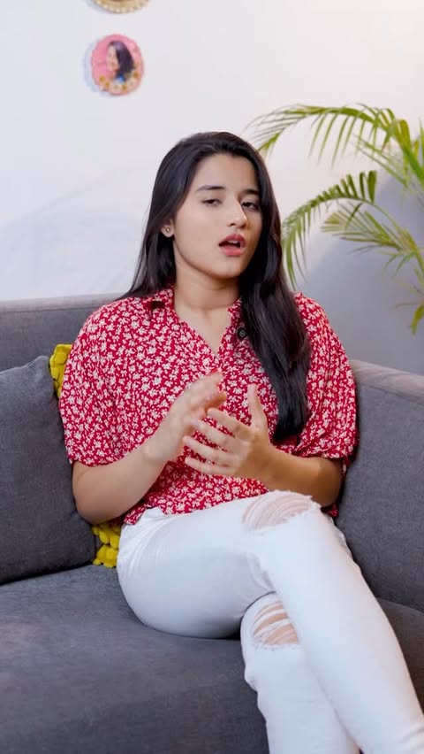 Instagram post by @aurrabhatnagarbadoni for everteen. Caption reads: [...] feeling through the day? Not....