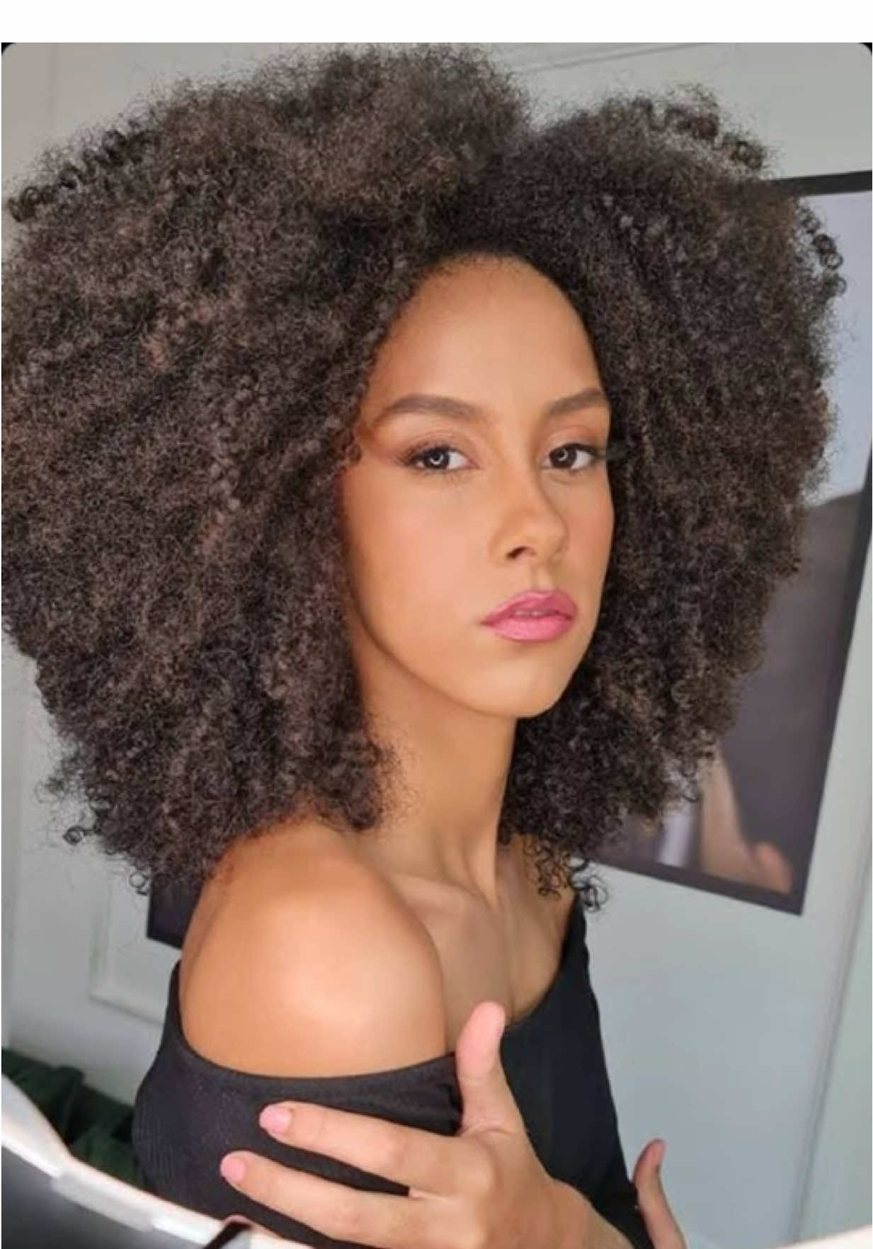 TikTok post by @imdudabarreto for Salon Line. Caption reads: [...] #onesl #salonline #salonlinebrasil  #publisl....