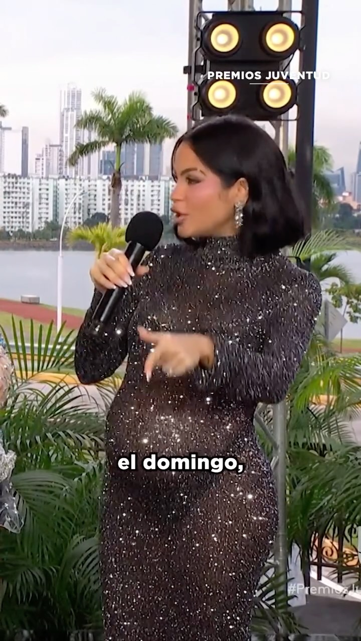 Instagram post by @nattinatasha for Univision. Caption reads: @nattinatasha contó cómo reaccionó su hija al....