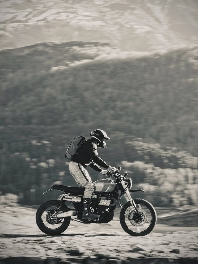 Instagram post by @lp_72 for Peak Design. Caption reads: [...] privileged to be part of the @peakdesign....