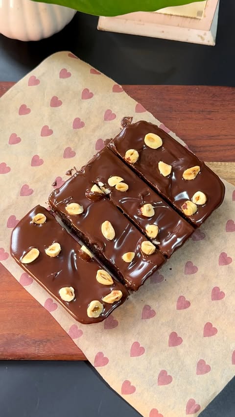Instagram post by @learnlively for GRITZO. Caption reads: [...] chana, hazelnuts, almonds, dates + Gritzo....