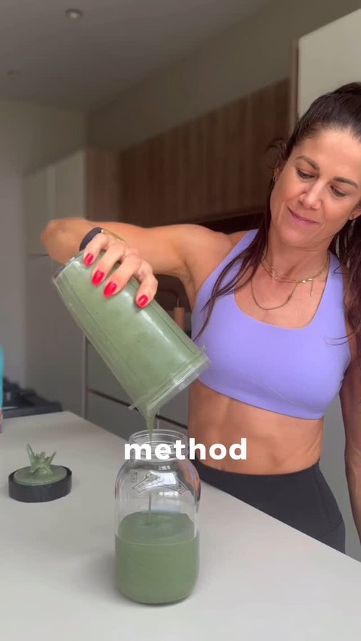 Instagram post by @skulptur.me for PhD Nutrition. Caption reads: ❌ Why refuel within 30 minutes post-workout?....