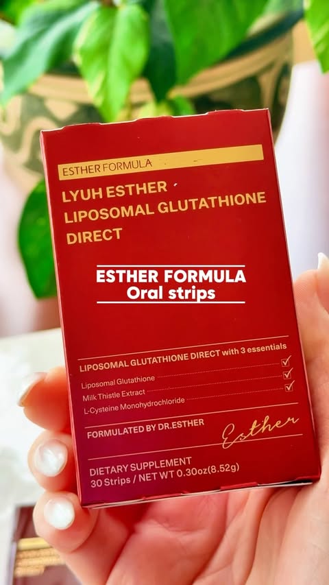 Instagram post by @thebestfacebeautyblog for Esther Formula. Caption reads: [...] of 𝐄𝐒𝐓𝐇𝐄𝐑 𝐅𝐎𝐑𝐌𝐔𝐋𝐀?....