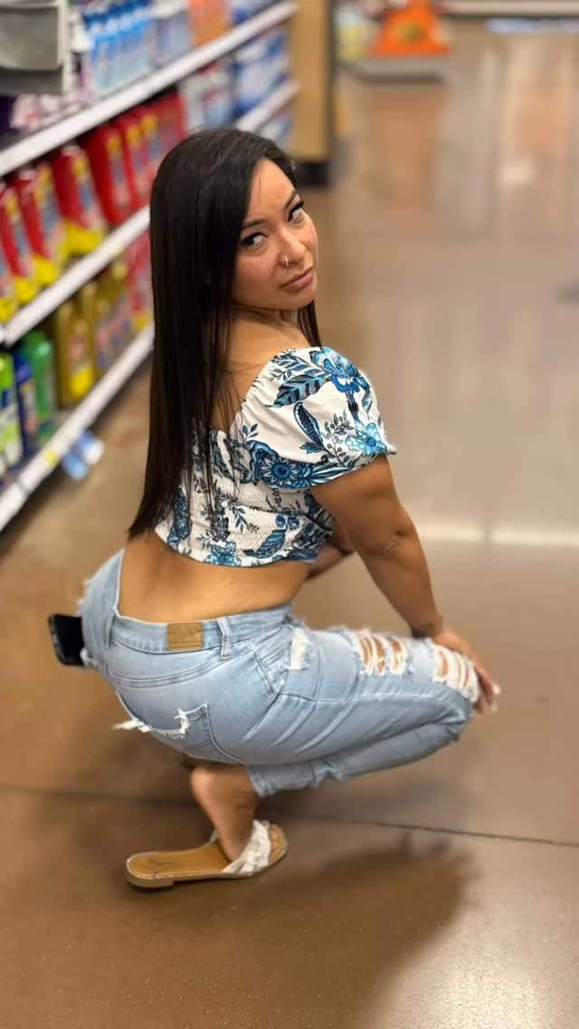 Instagram post by @og_deluxe_19 for Booksy. Caption reads: LA BODEGA BADDIE
- I SAID MODEL FOR ME BY THE....