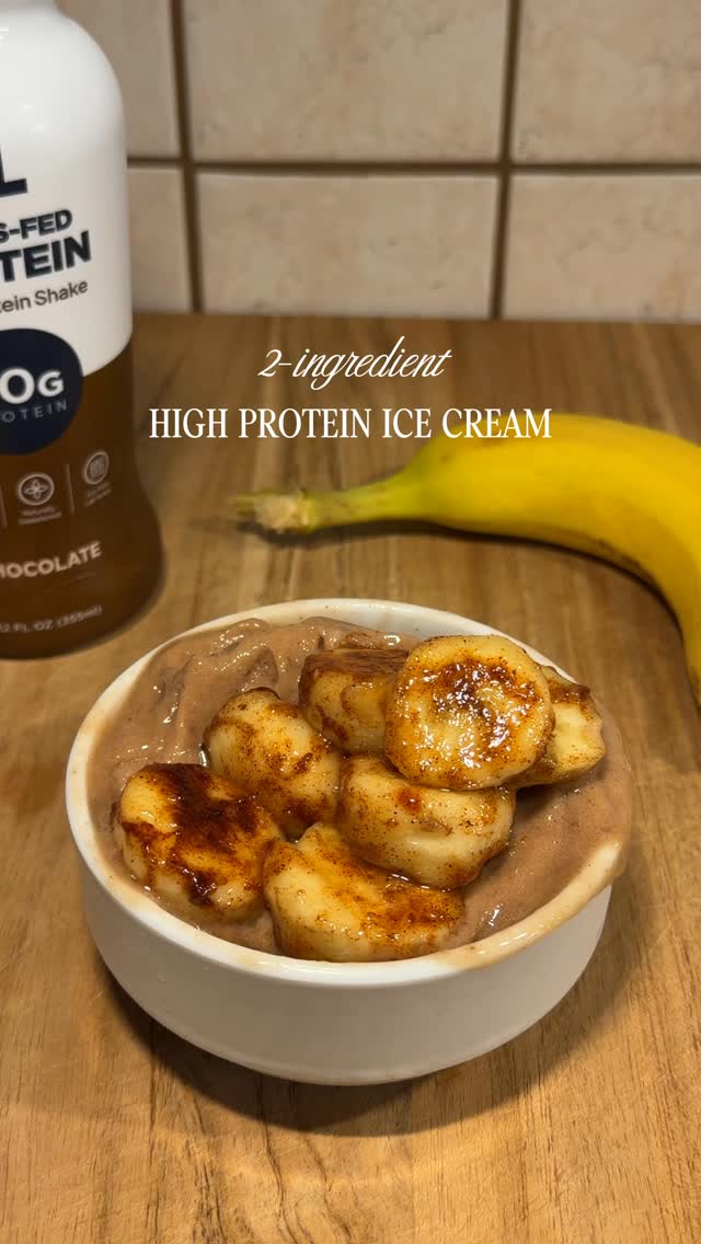 Instagram post by @antonellanicolacci for Transparent Labs. Caption reads: [...] it’s only 2 ingredients 🍮🍌🍦🍫....