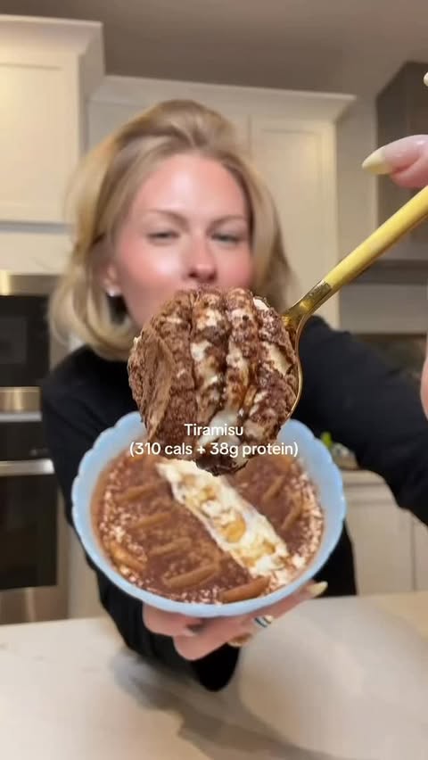 Instagram post by @smaller_sam.pcos for Clean Simple Eats. Caption reads: [...] cocoa powder -1 packet/scoop Clean Simple....
