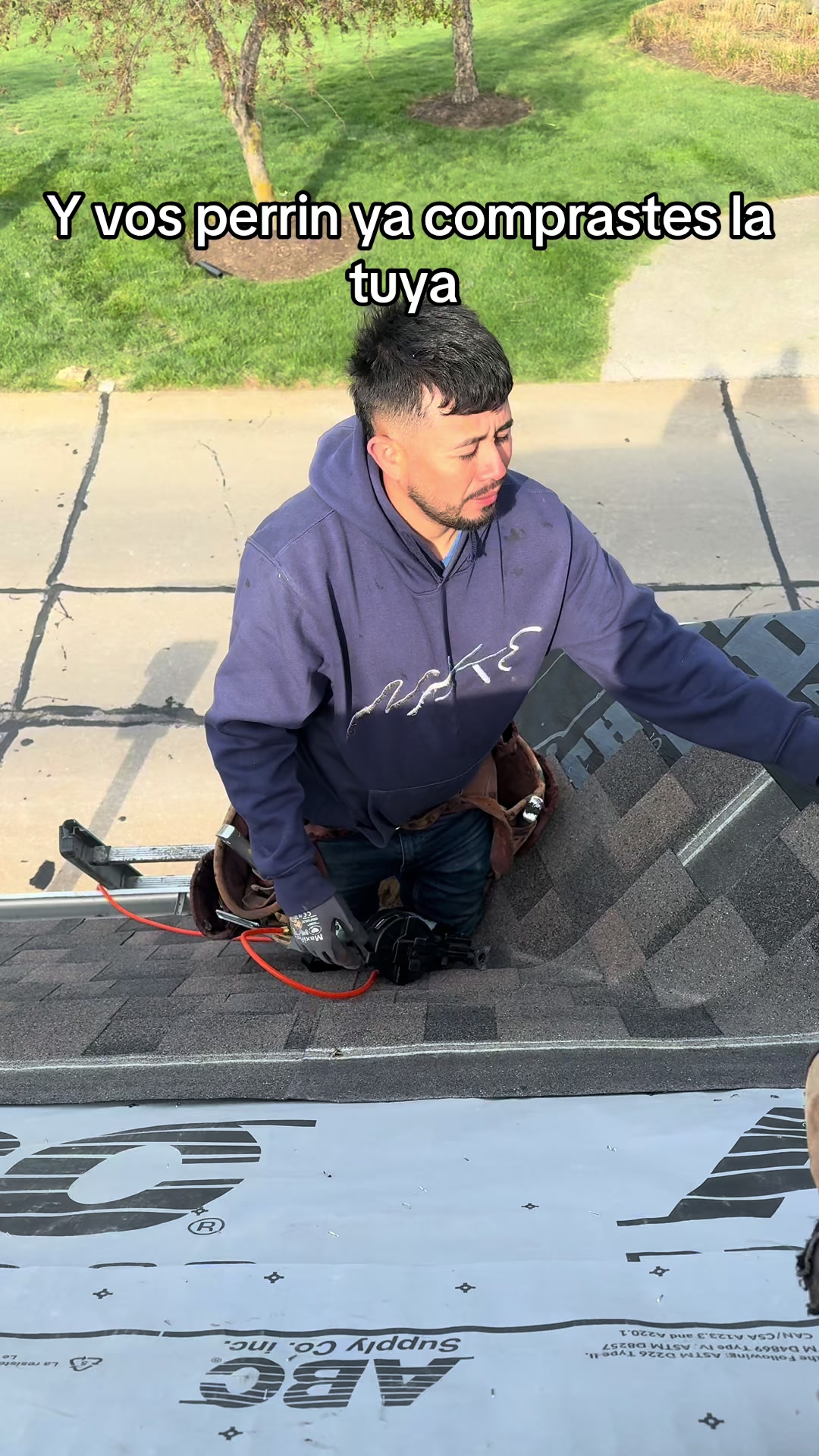 TikTok post by @carlosdanielher60hn for toolant. Caption reads: #toolant @toolant #pyfツ #roofing.
