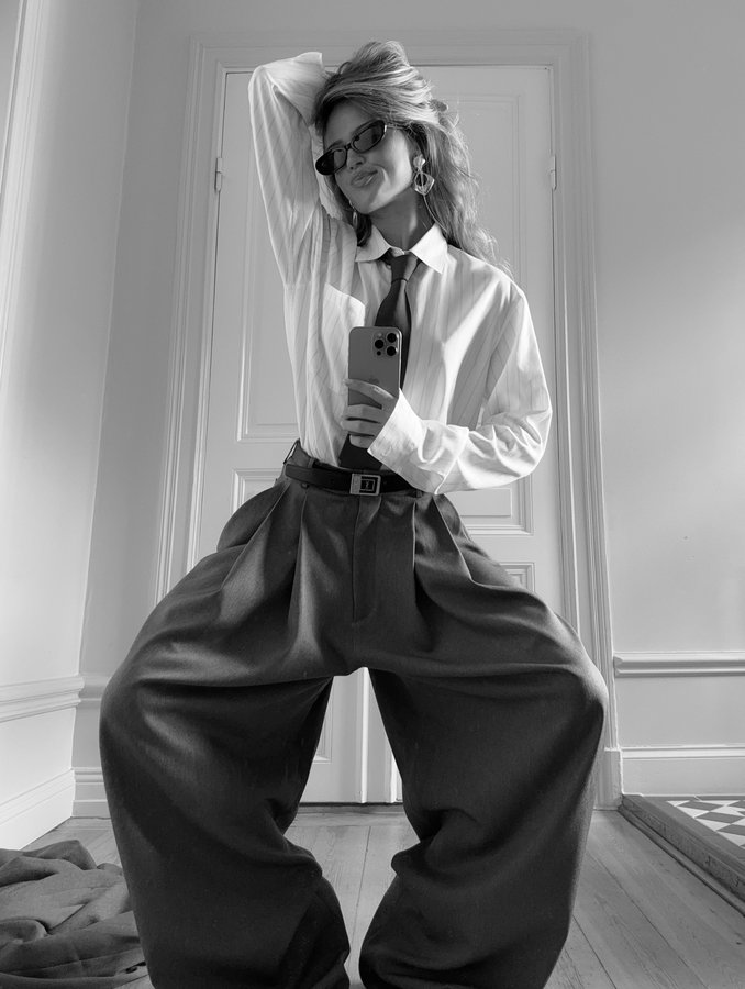 Instagram post by @hannaschonberg for The Frankie Shop. Caption reads: Advertising | This post is captioned: weekend and....