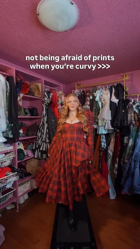 Instagram post by @victoriashaz for Selkie. Caption reads: [...] babes!

Everything in the video is @selkie....