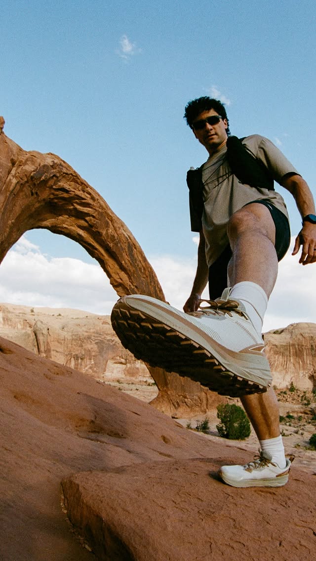 Instagram post by @isaacpuriri for Altra Running. Caption reads: [...] @portra_papi for the cover photo....