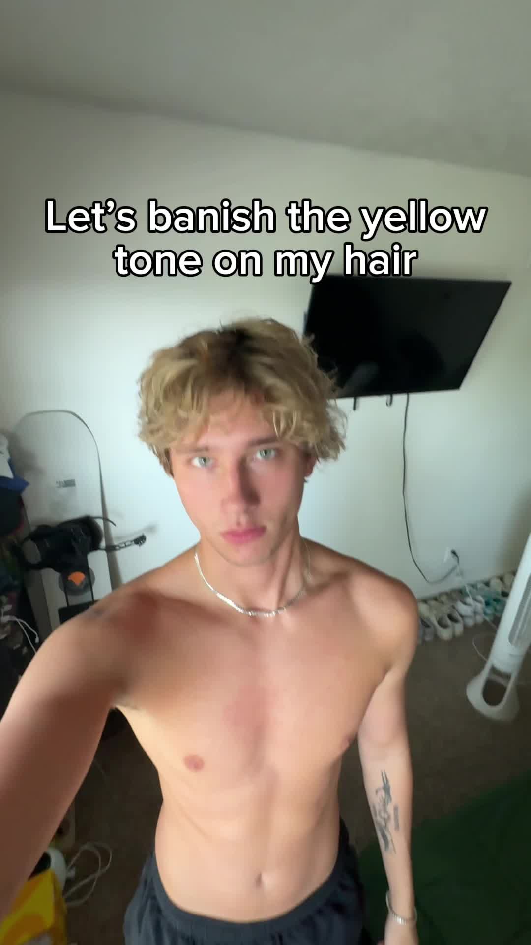 TikTok post by @jalenparkerr for Colorlomo. Caption reads: check this shampoo out @colorlomo_hair #ad....