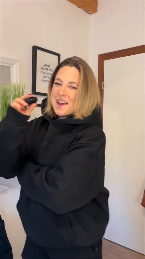 Instagram post by @mayaa_ktr for Teveo. Caption reads: @teveo LIFT kollektion launch So | 20 [...].