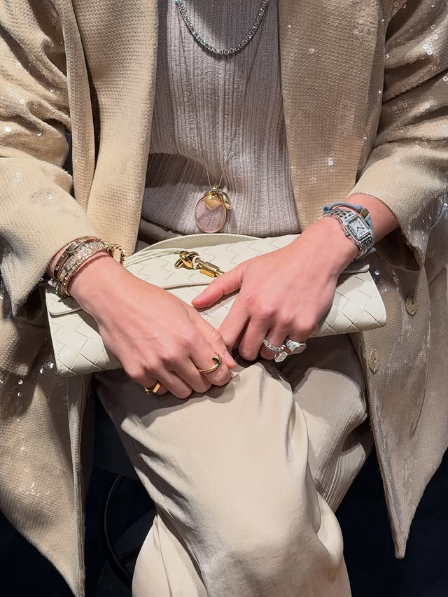 Instagram post by @jasmin.ylcn for Mytheresa. Caption reads: Dump 

1. close shot 
2. live try on @apmmonaco....