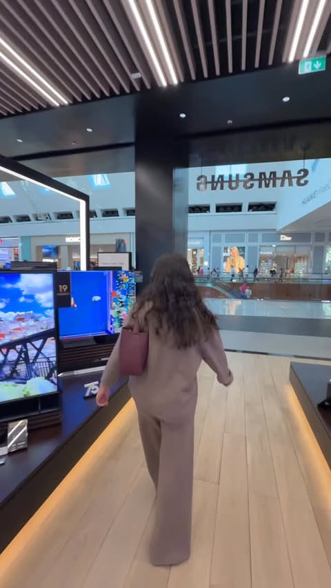 Instagram post by @miraadaoud for Samsung Gulf. Caption reads: [...] #FrameTV #SamsungArtTV @samsunggulf....