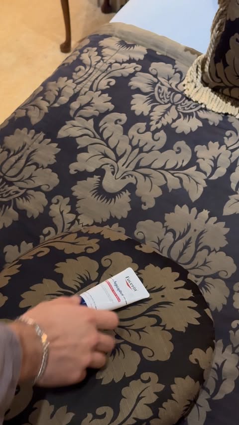 Instagram post by @tyishi98 for Eucerin. Caption reads: [...] skin gets dry and irritated in winter....