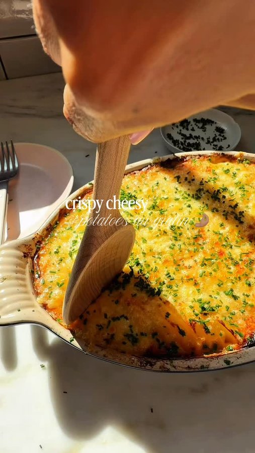 Instagram post by @acozykitchen for DoorDash. Caption reads: Welcome back to cozy Thanksgiving series 🍗 I’m....