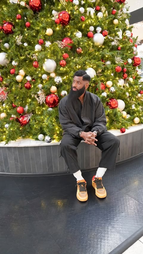 Instagram post by @allenonyia for ANTA. Caption reads: [...] Get all your holiday gifting at....