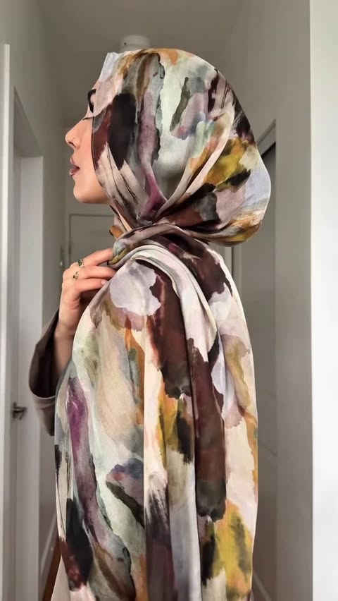 Instagram post by @saharayar for Veiled. Caption reads: [...] layer underneath for the cold 🥴💓 ⬇️....