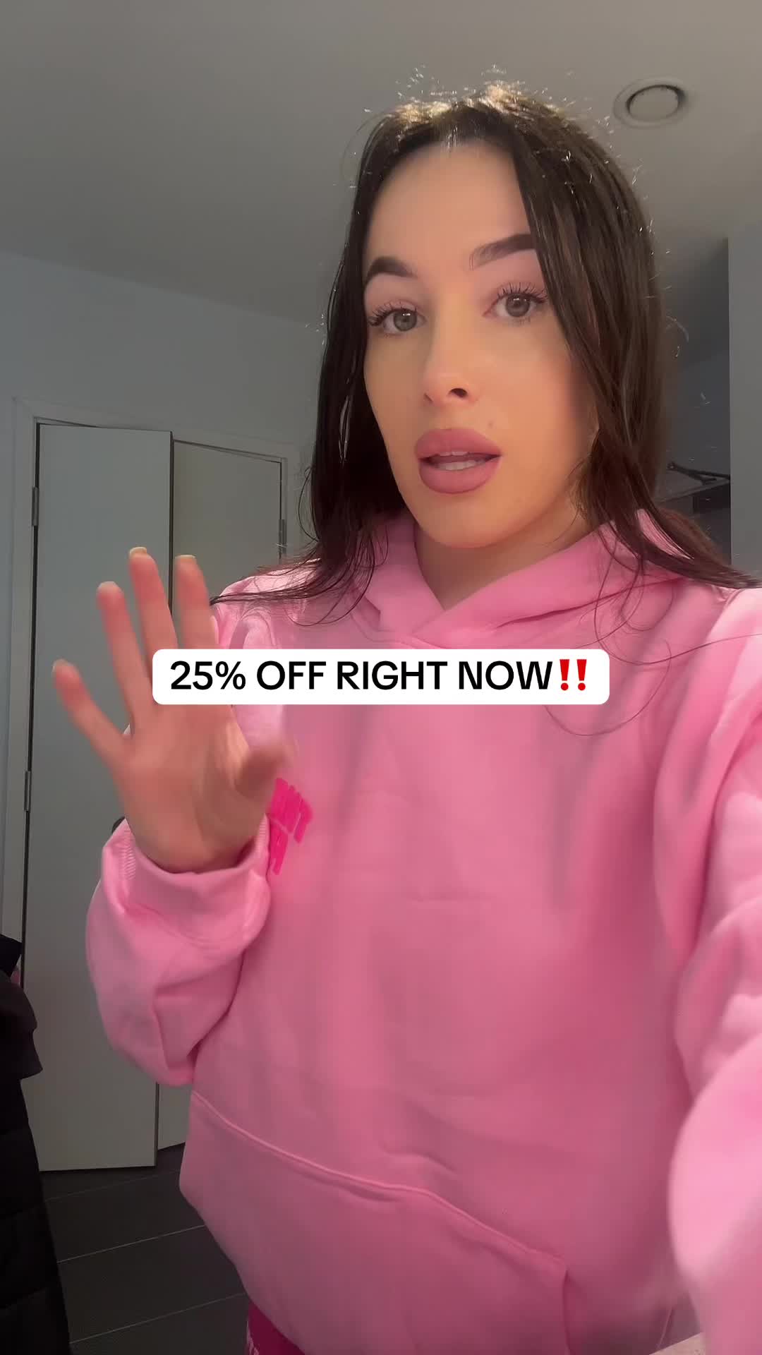 TikTok post by @sammielkershaw for THATSSOFETCH.COM.AU. Caption reads: SO COMFY & 25% off @Thats So Fetch UK #bargain....