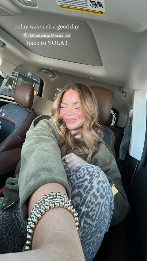 Instagram post by @maddiegmua_ for Beekman 1802. Caption reads: [...] product STAYS in my makeup kit!!
In....